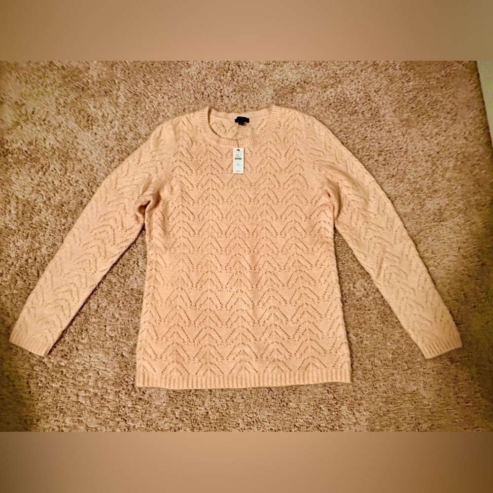 Talbots peach colored women’s sweater. Size M